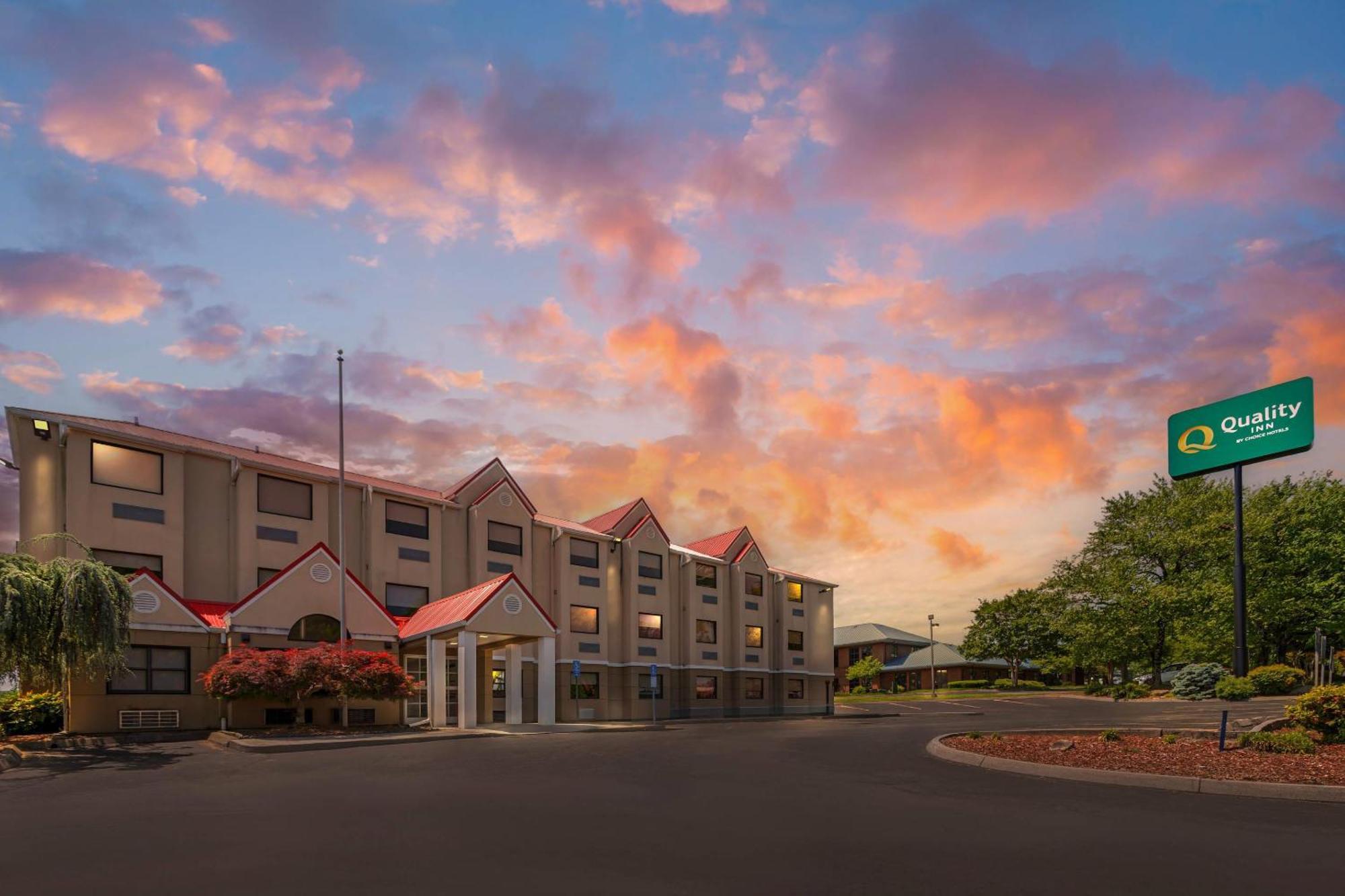 Quality & Hotel Knoxville